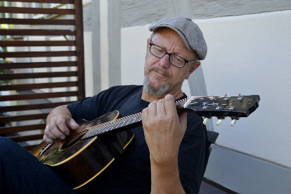 Rainer Brunn - Blues Picking Guitarist